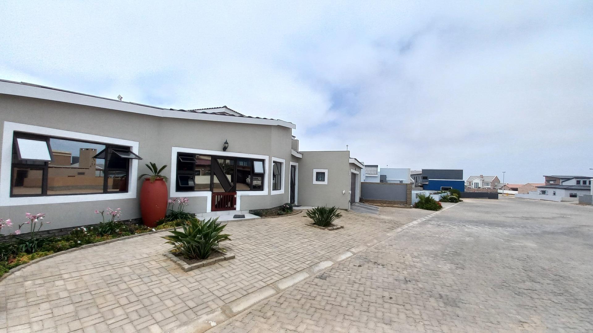 5 Bedroom House for Sale - Erongo
