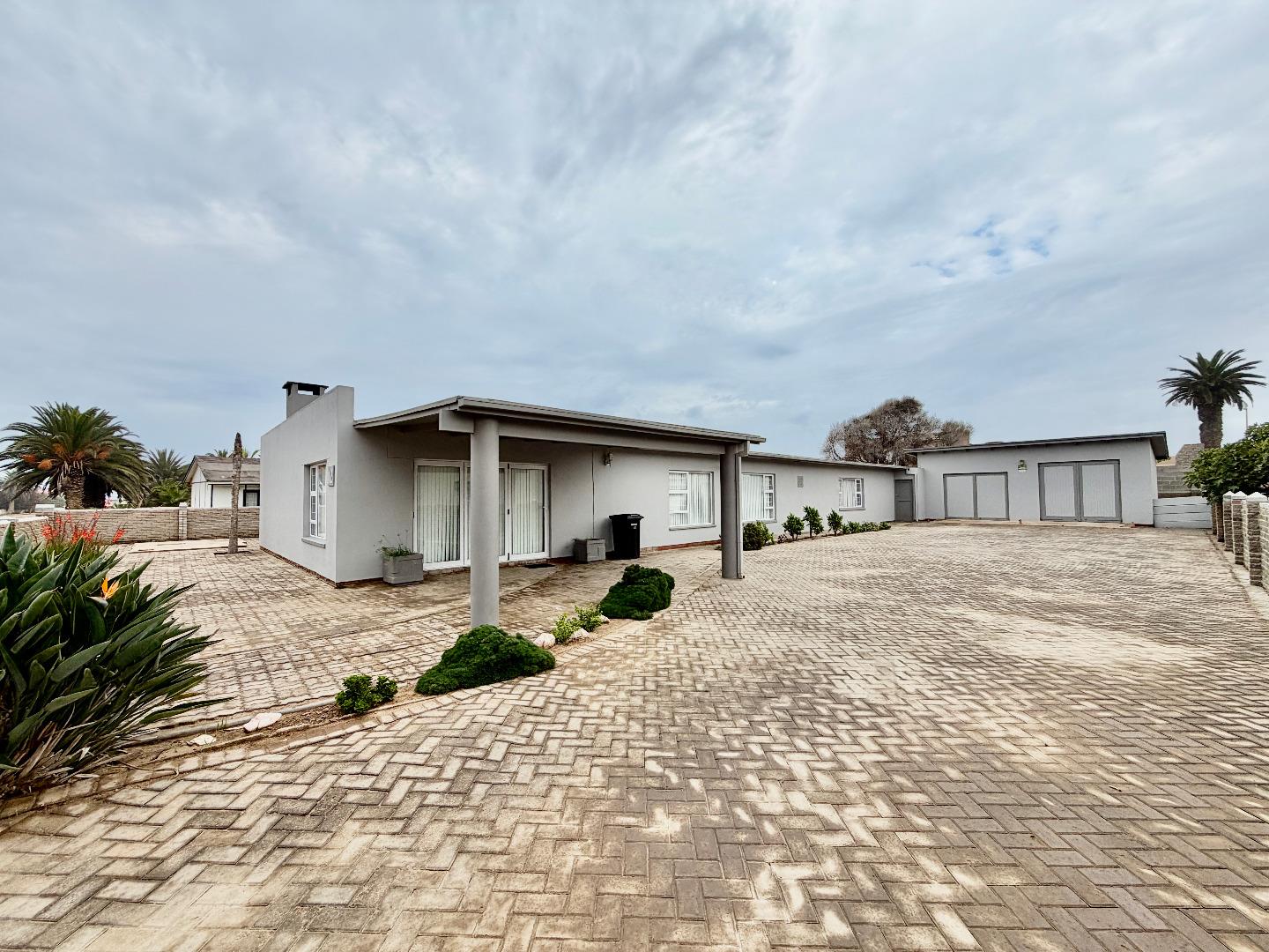 4 Bedroom House for Sale - Erongo